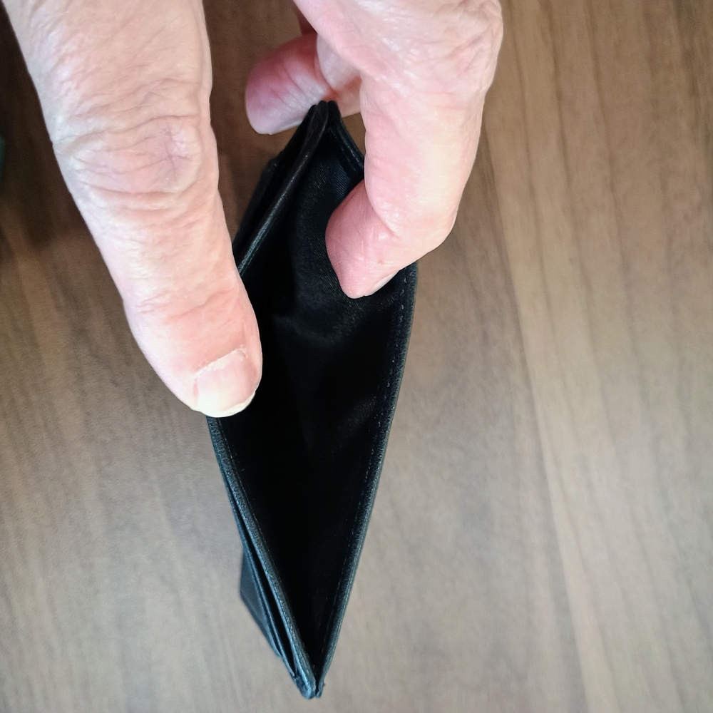 Black Slim Leather Card & Key Holder With Box - Picture 3 of 4